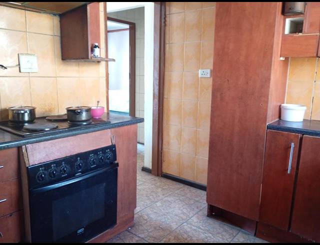 2 BEDROOM HOUSE FOR SALE IN PROTEA GLEN